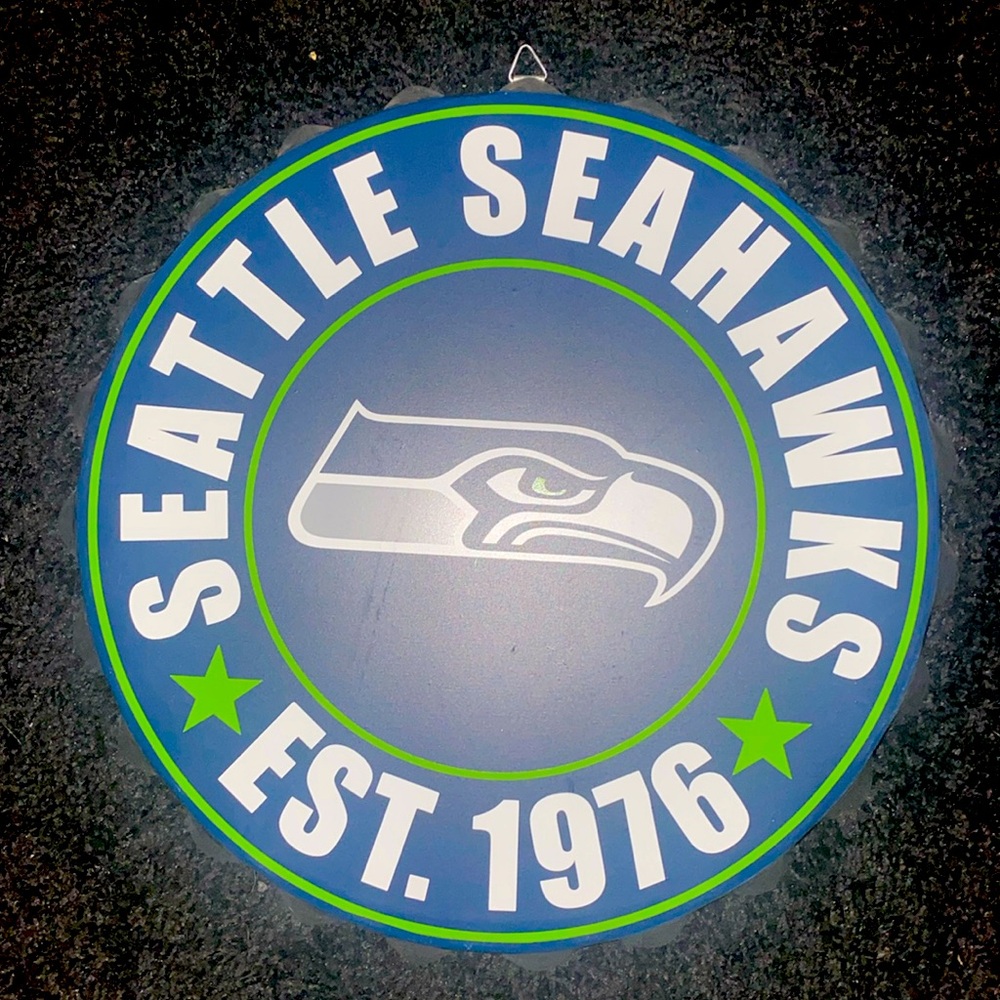 FOCO Seattle Seahawks bottle cap wall decoration. 13.5in. Round
